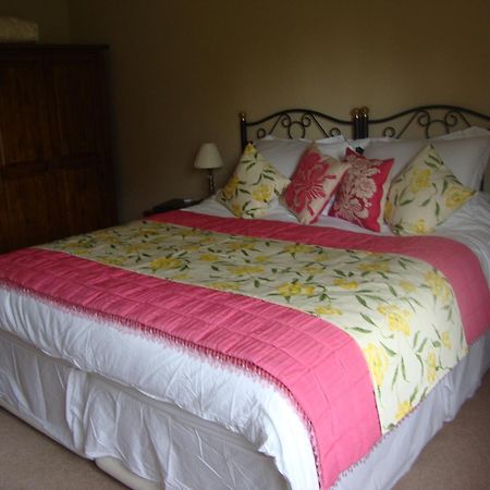 The Paddock Bed and Breakfast Haverfordwest Buitenkant foto