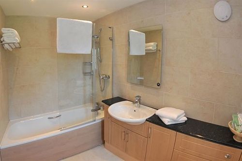 The Paddock Bed and Breakfast Haverfordwest Buitenkant foto